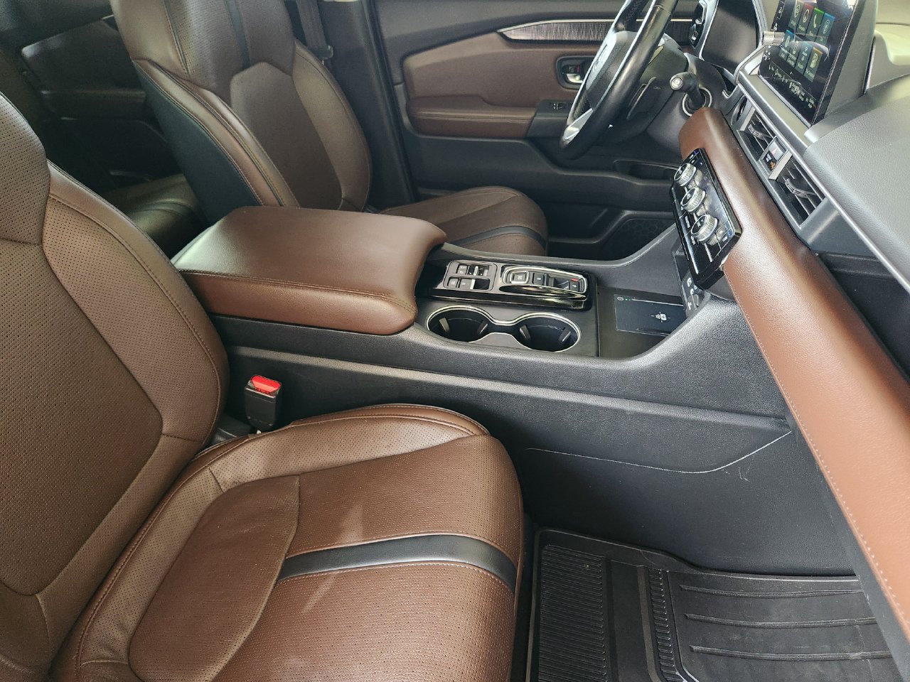Used 2023 Honda Pilot Elite image 13
