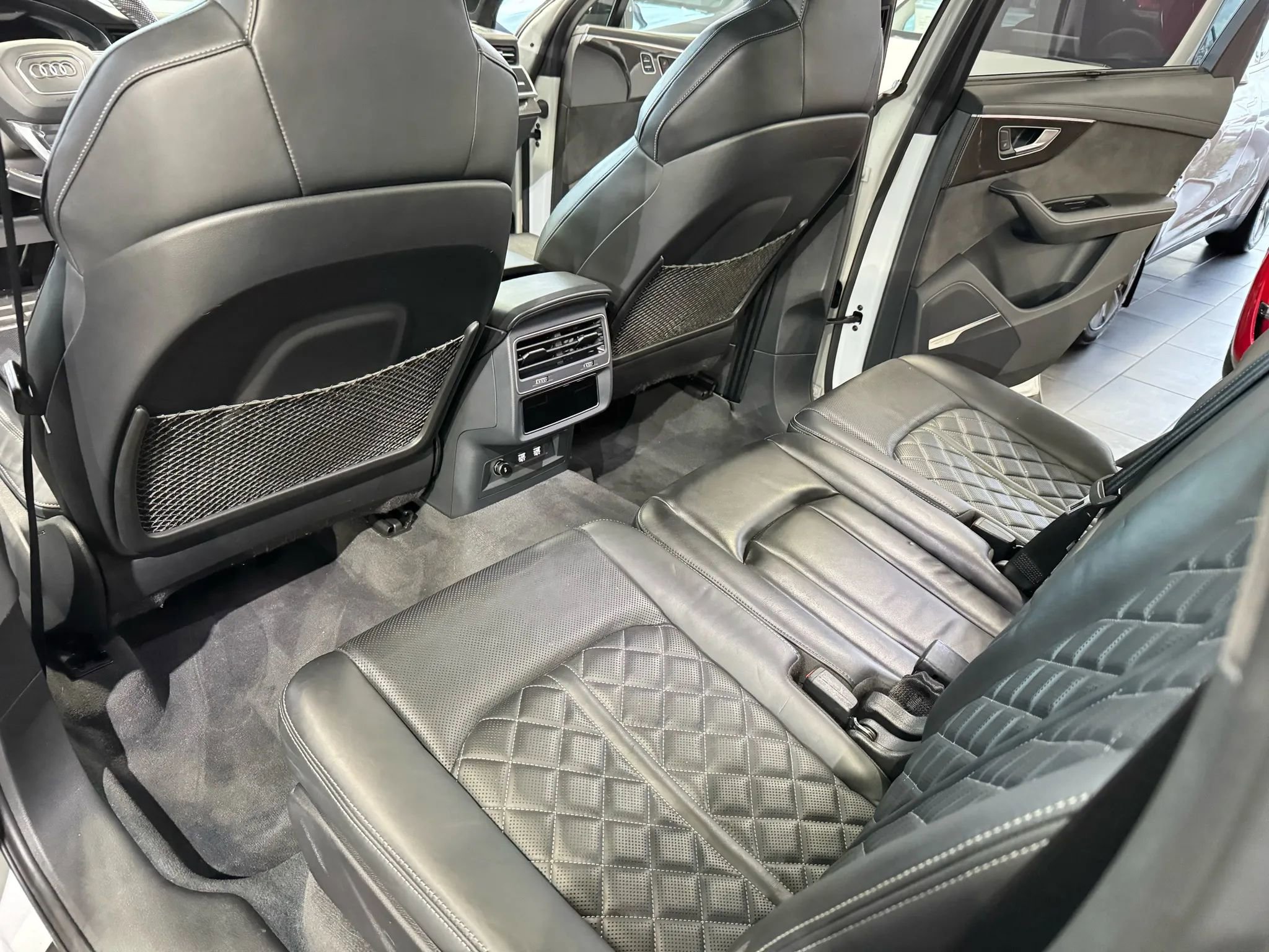 Used 2020 Audi SQ7 Prestige AWD/4WD image 11