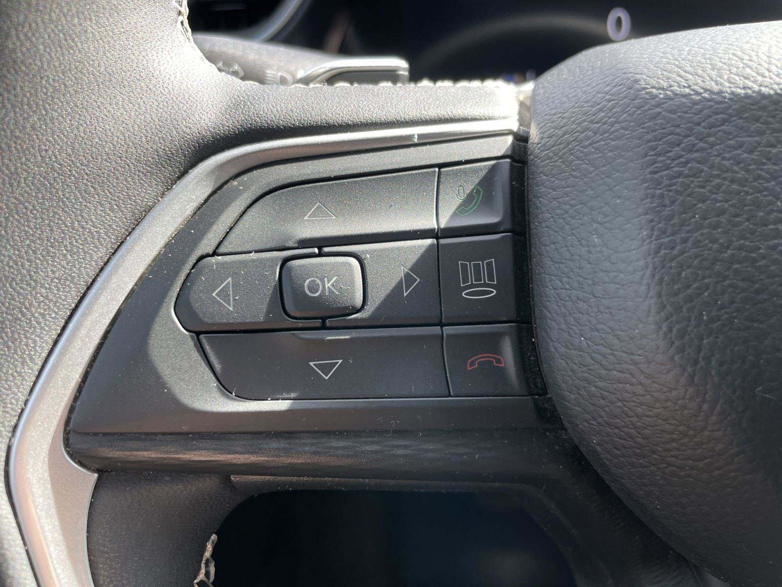 Used 2024 Jeep Grand Cherokee L Altitude image 16