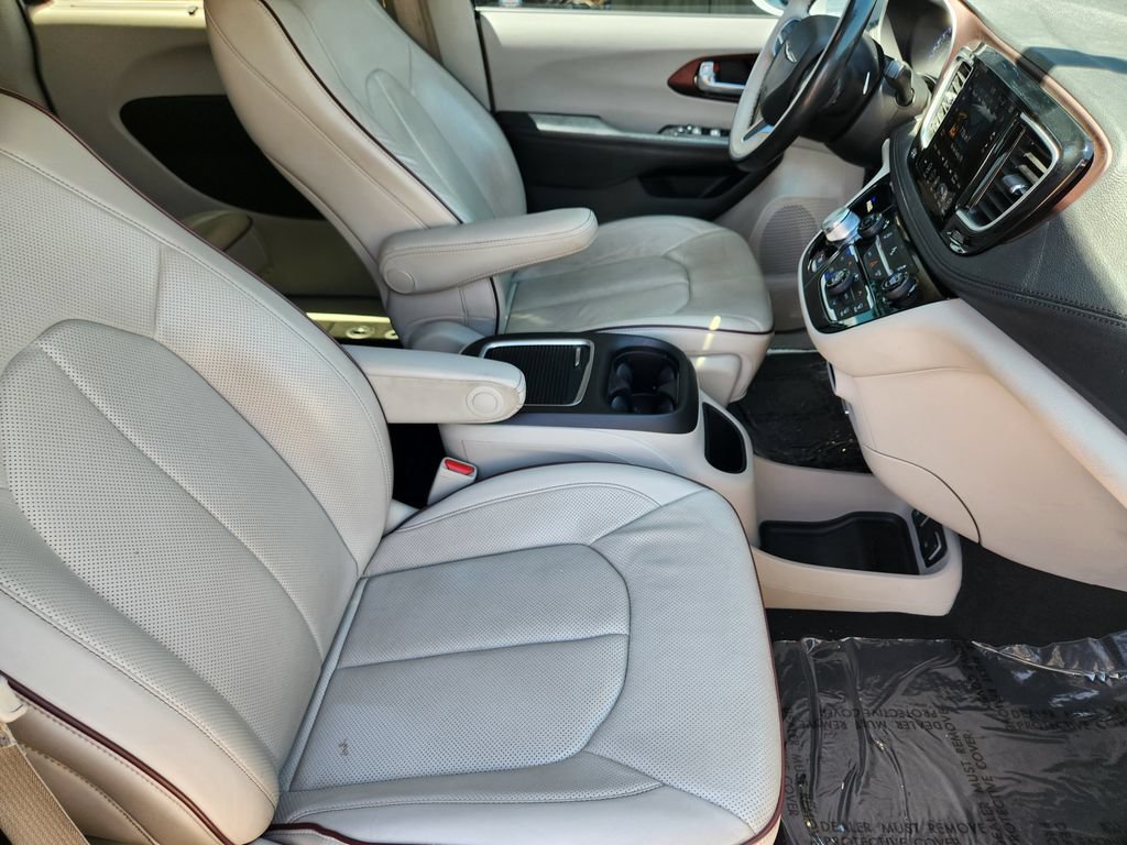 Used 2020 Chrysler Pacifica Limited FWD image 5