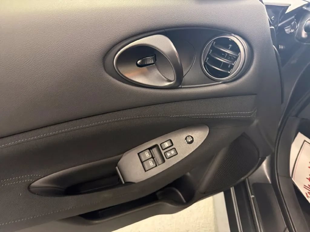 Used 2025 Nissan Z Sport w/ Floor Mat Package RWD image 13