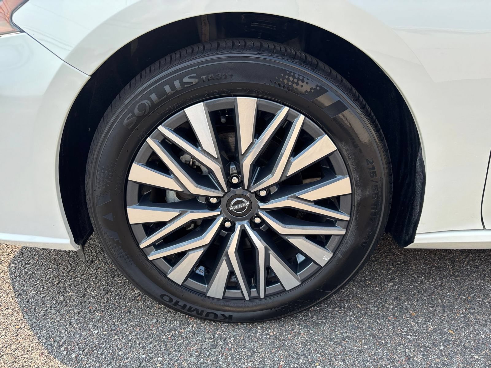 Used 2026 Nissan Altima 2.5 SV FWD image 30
