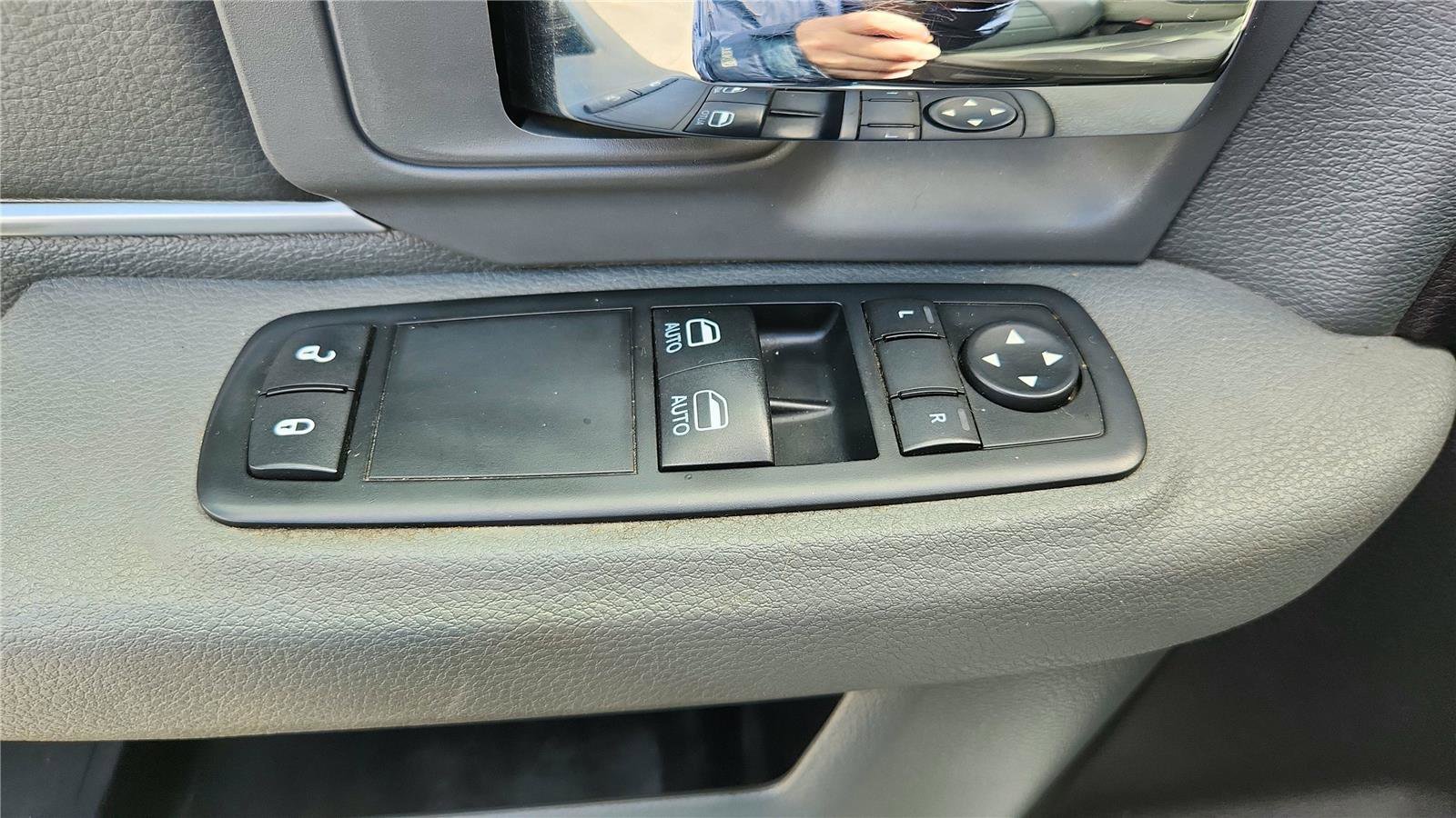 Used 2016 RAM 2500 Tradesman w/ Power & Remote Entry Group image 14