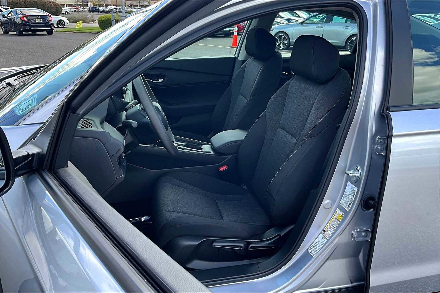 Used 2025 Honda Accord LX image 7