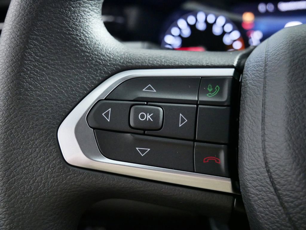 Used 2024 Jeep Compass Sport image 36