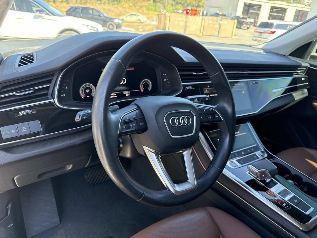 Used 2022 Audi Q8 Premium Plus image 33