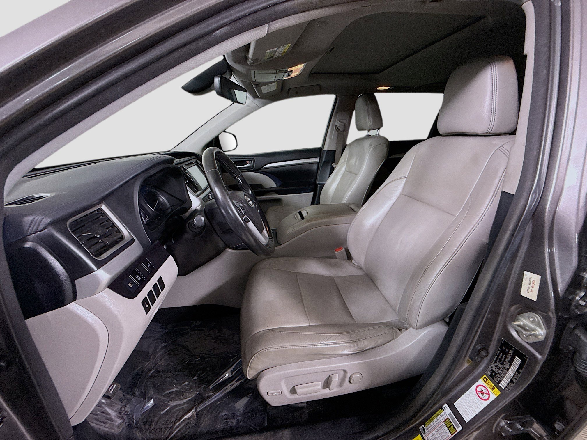 Used 2018 Toyota Highlander XLE image 22