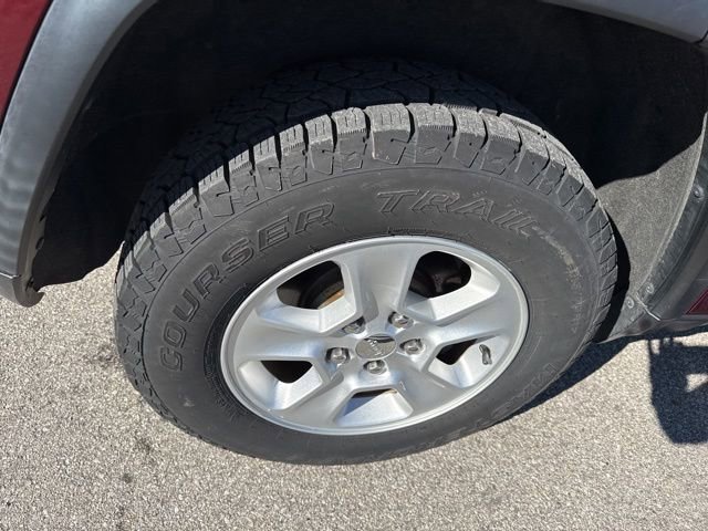 Used 2017 Jeep Grand Cherokee Laredo w/ Quick Order Package 23E image 28