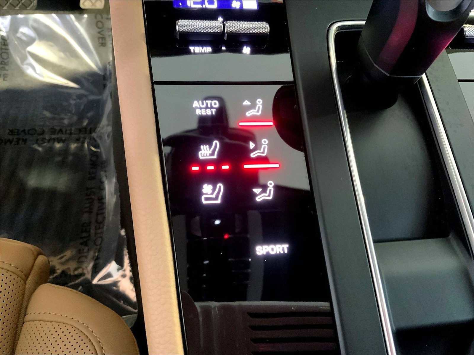 Certified 2025 Porsche Macan image 37