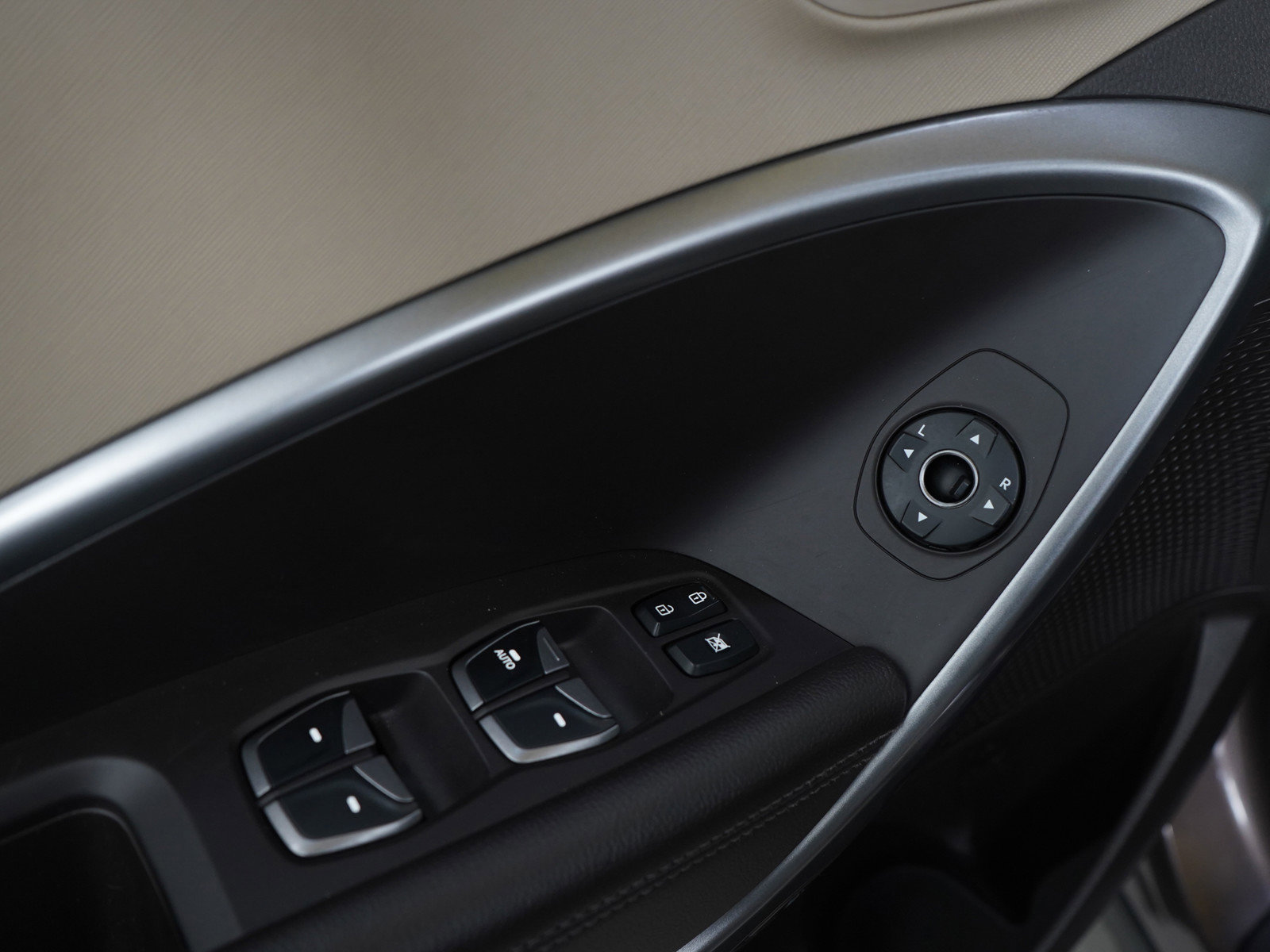 Used 2013 Hyundai Santa Fe Limited w/ Technology Pkg image 22