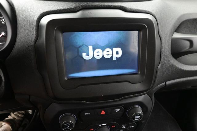 Used 2019 Jeep Renegade Latitude FWD image 31