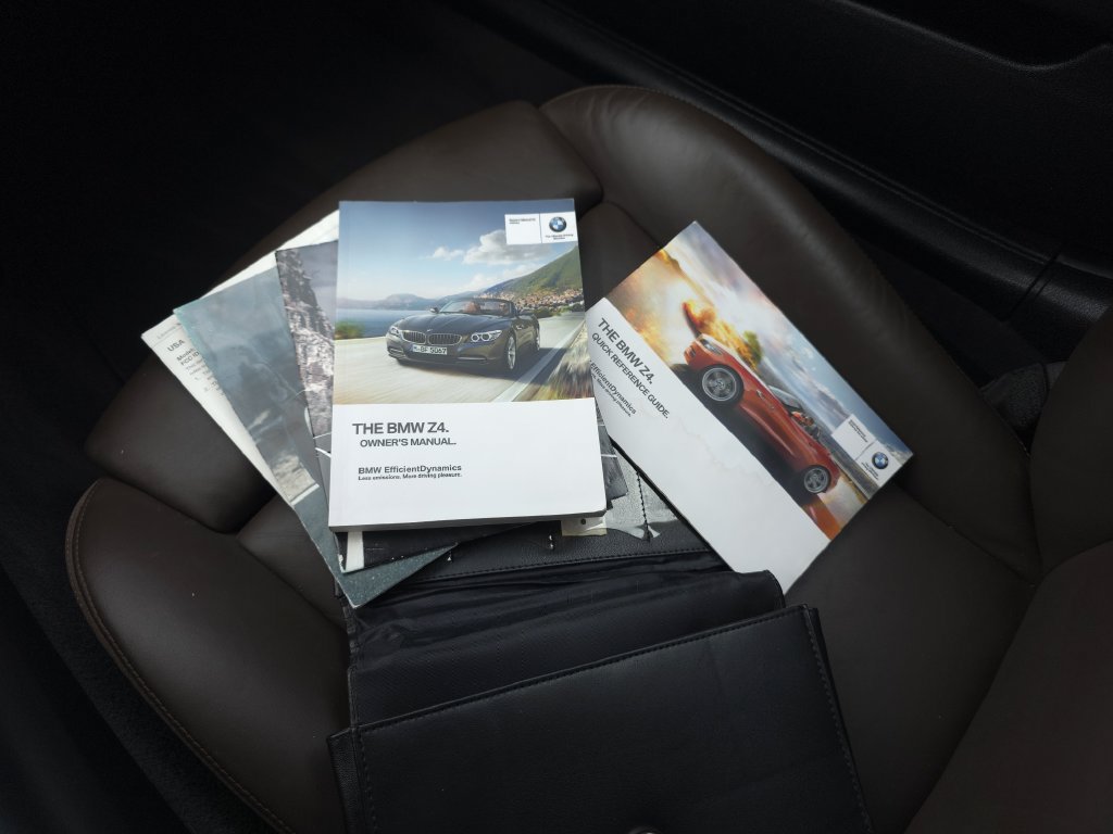 Used 2014 BMW Z4 sDrive35i RWD image 22