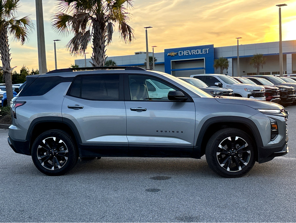 Used 2025 Chevrolet Equinox RS image 27