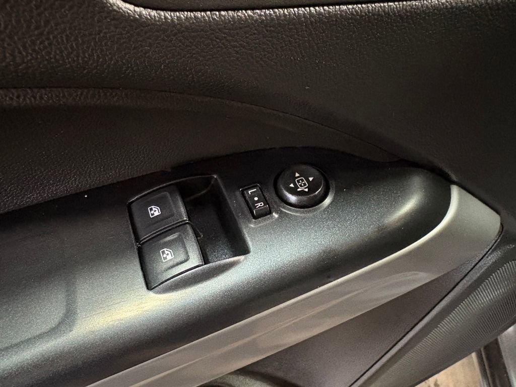 Used 2022 Chevrolet Colorado LT w/ Fleet Safety Package image 15