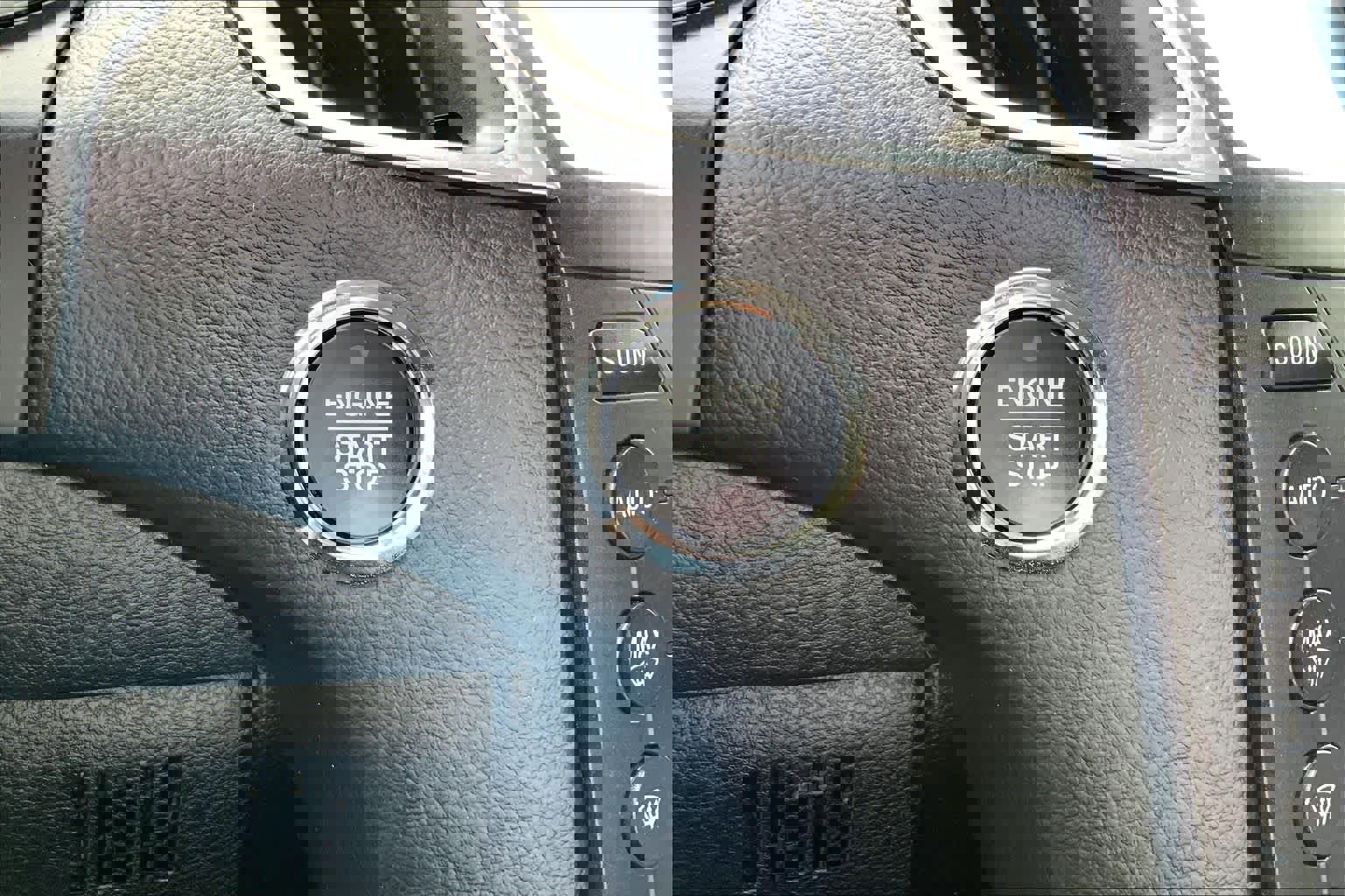 Used 2017 Ford Edge Titanium w/ Equipment Group 302A image 30