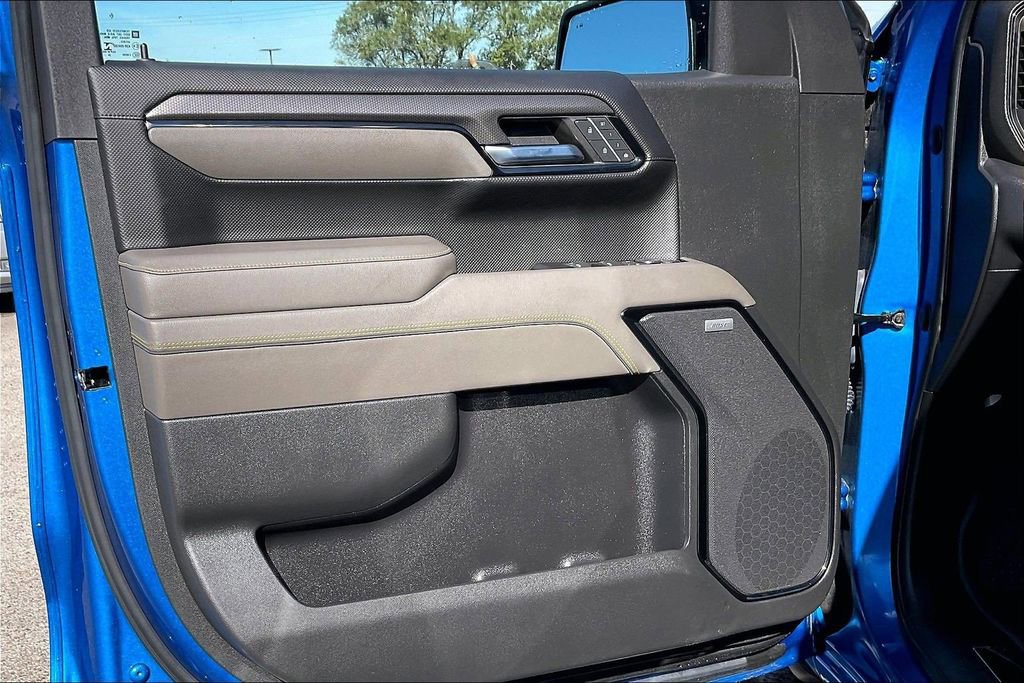 Used 2023 Chevrolet Silverado 1500 ZR2 image 17