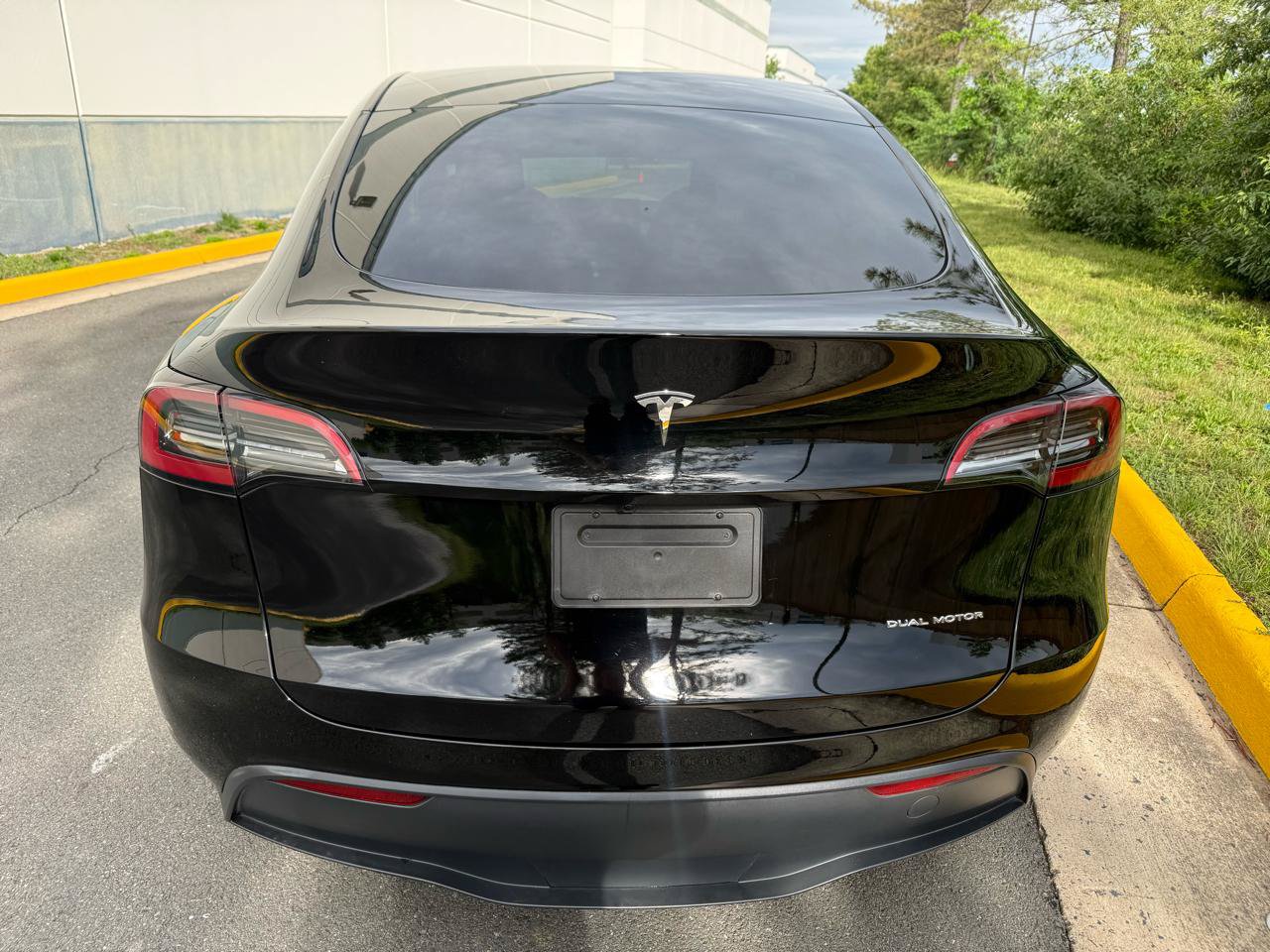 Used 2025 Tesla Model Y Long Range AWD/4WD image 6