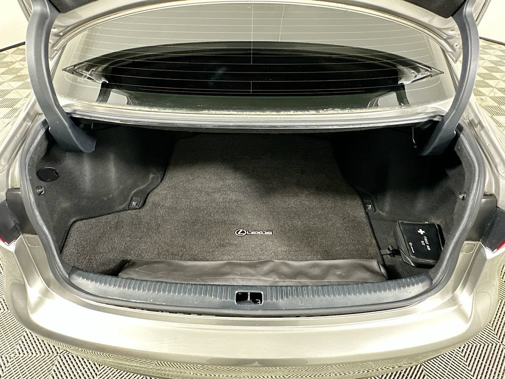 Used 2017 Lexus IS 200t RWD image 30