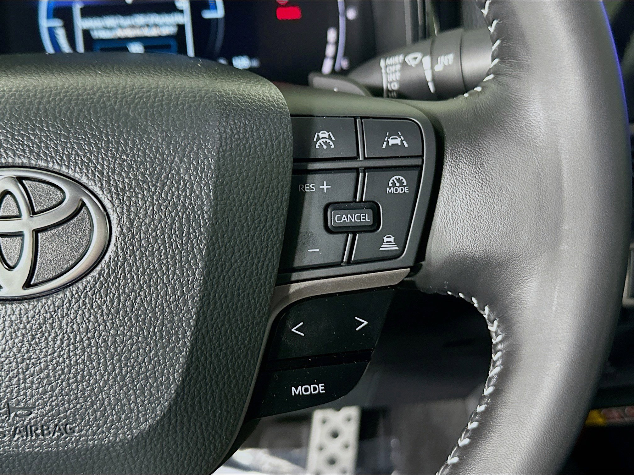 Used 2025 Toyota Camry SE FWD image 17