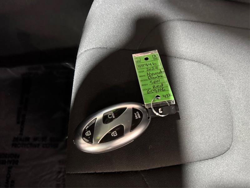 Used 2024 Hyundai Elantra SEL FWD image 29