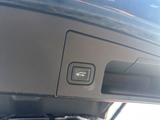 Used 2021 Cadillac XT4 Premium Luxury w/ LPO, Radiant Package image 38