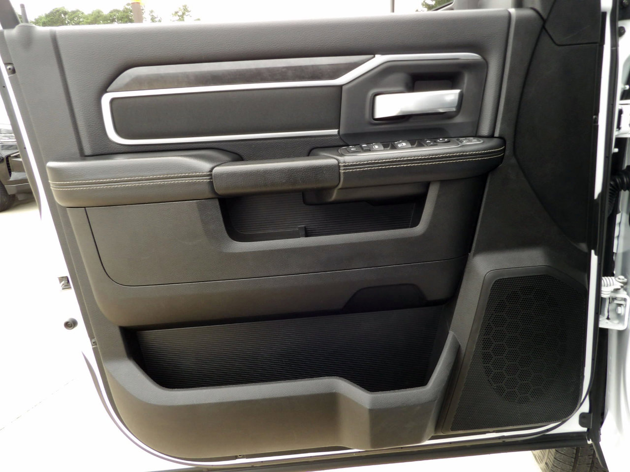 Used 2024 RAM 2500 Big Horn image 9