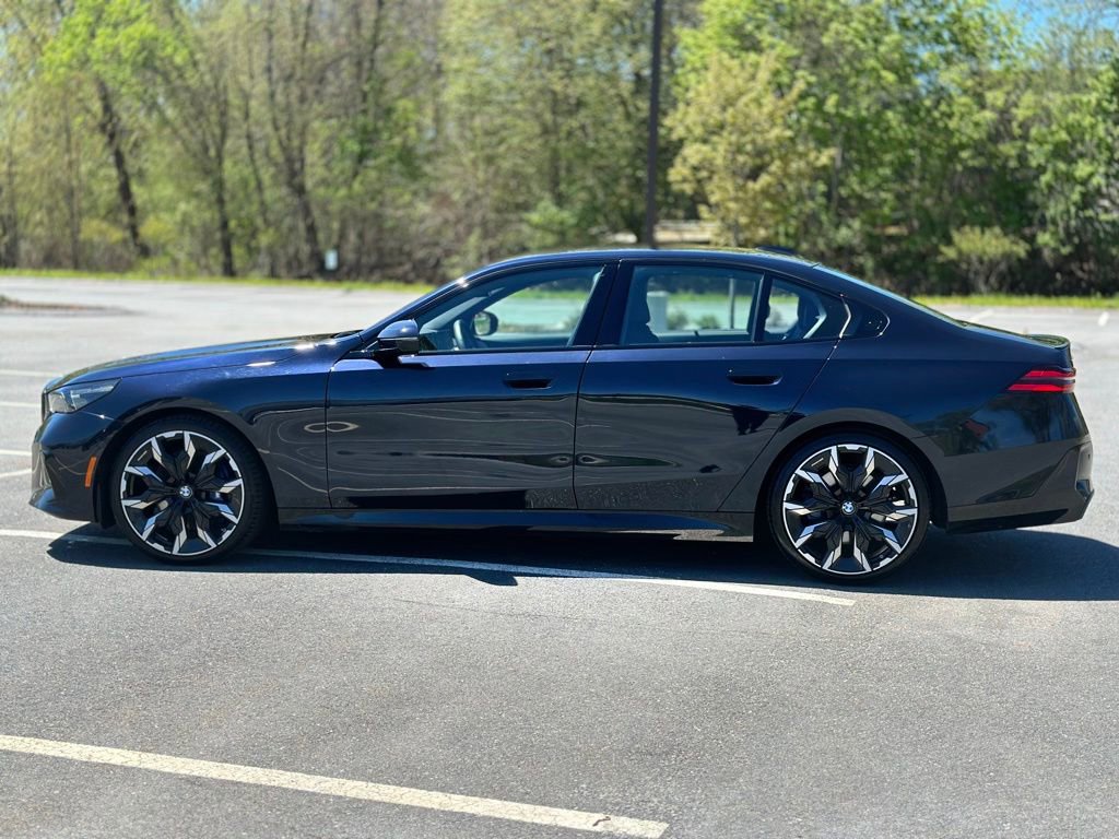 Certified 2024 BMW 540i xDrive w/ Executive Package AWD/4WD image 3