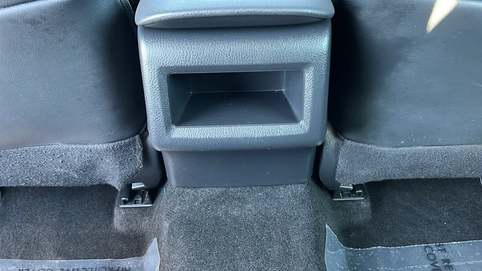 Used 2020 Toyota Camry SE w/ Sunroof Package FWD image 25
