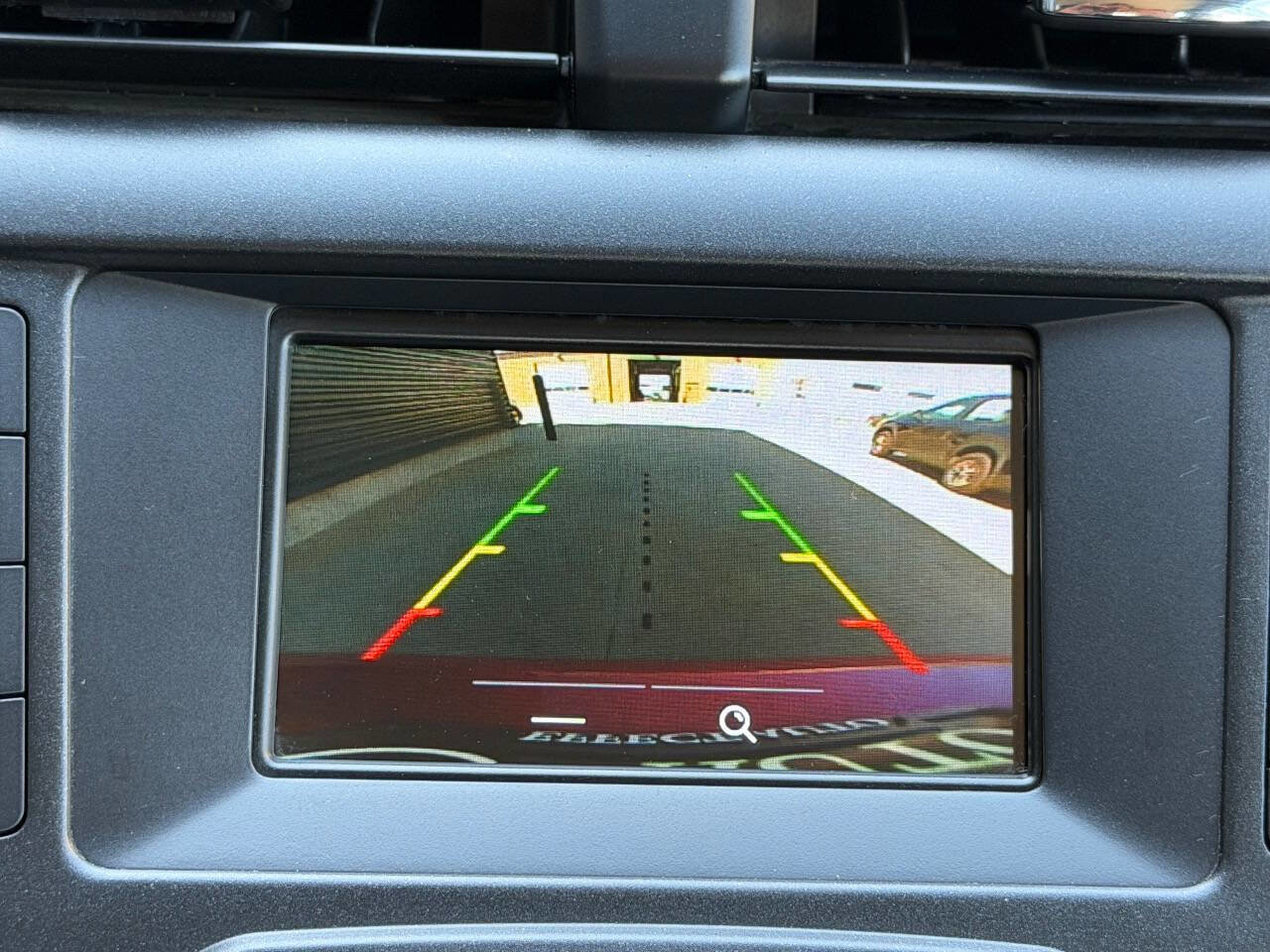 Used 2018 Ford Fusion SE FWD image 25