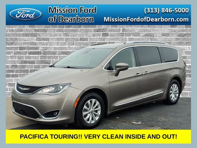 Used 2018 Chrysler Pacifica Touring-L w/ Advanced Safetytec Group image 1