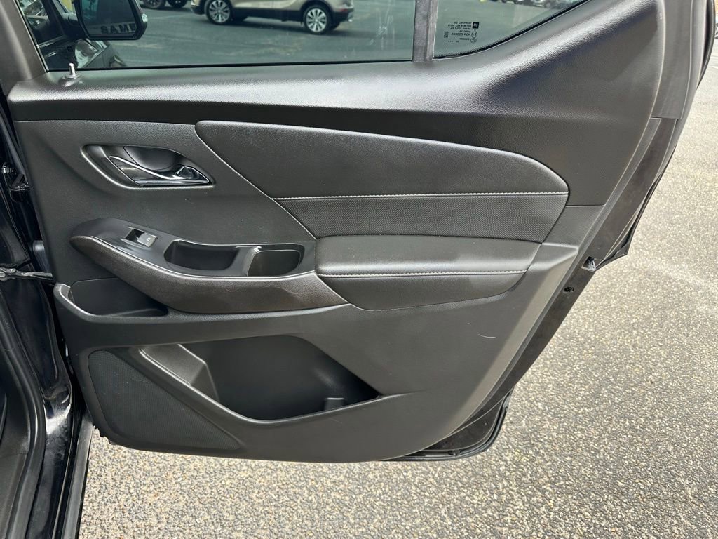 Used 2023 Chevrolet Traverse Premier w/ Redline Edition image 20