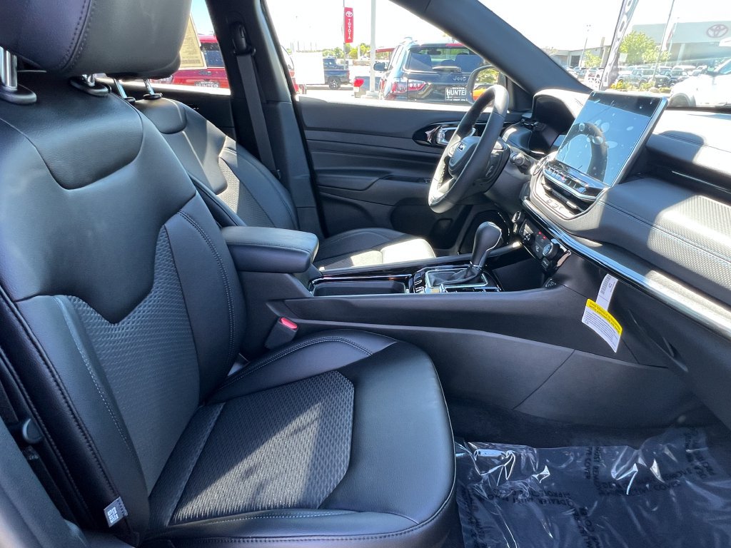 New 2026 Jeep Compass Latitude AWD/4WD image 13