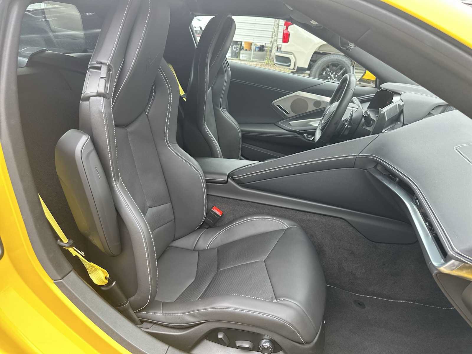Used 2025 Chevrolet Corvette Stingray Preferred Cpe w/ 2LT RWD image 19