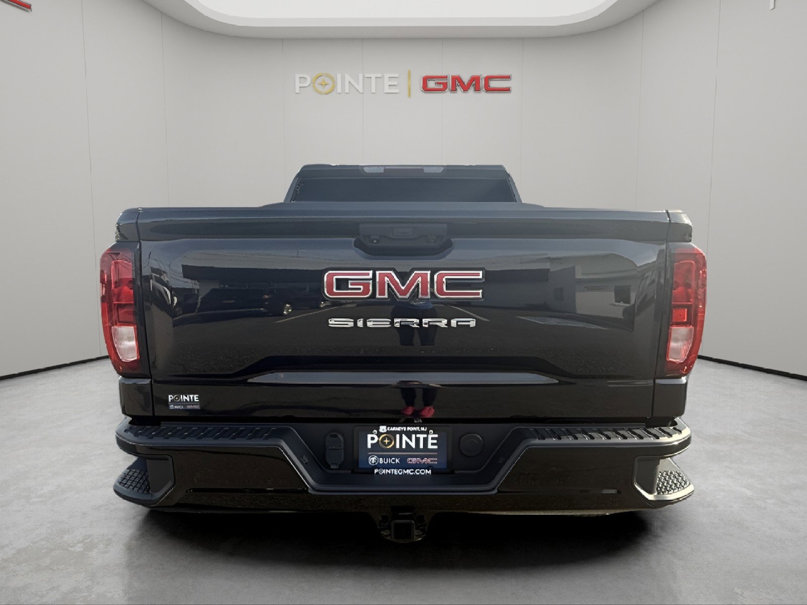 Used 2023 GMC Sierra 1500 Pro w/ Graphite Edition image 4