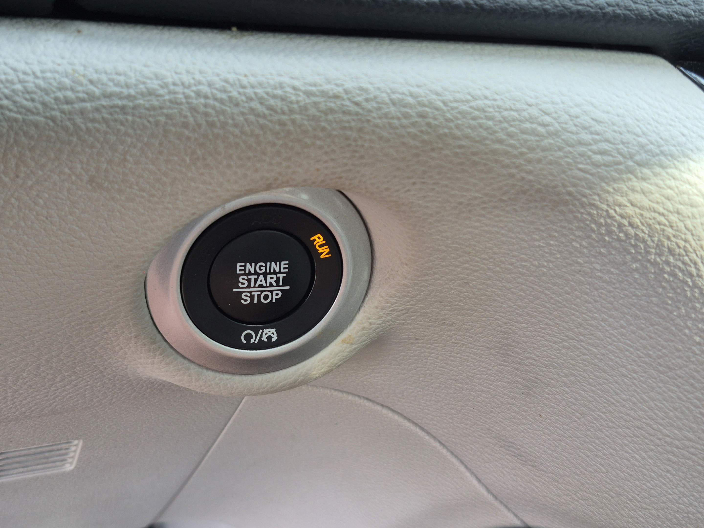 Used 2023 Chrysler Pacifica Limited FWD image 33