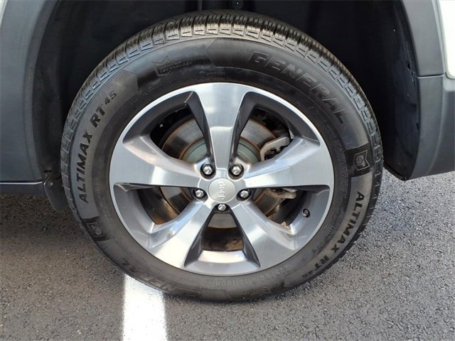 Used 2019 Jeep Cherokee Limited image 12