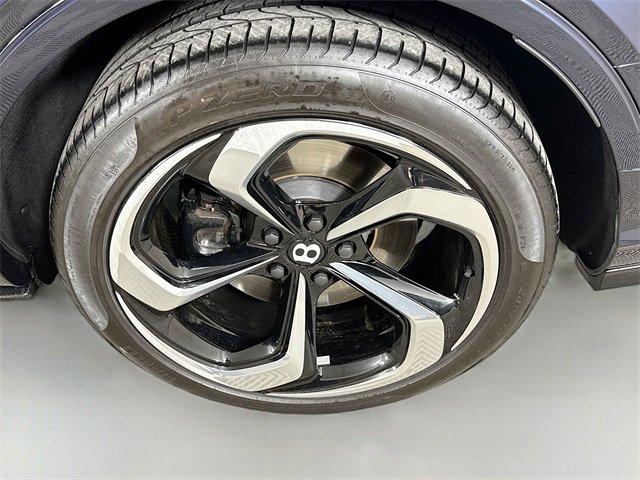 Used 2022 Bentley Bentayga image 33