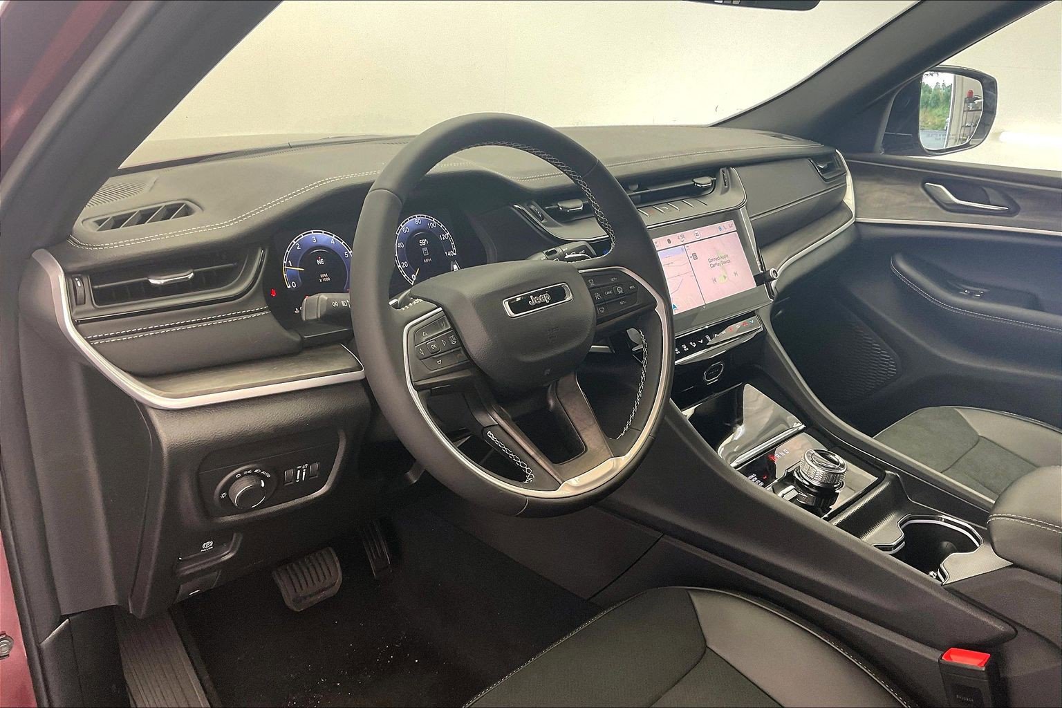 New 2026 Jeep Grand Cherokee Altitude AWD/4WD image 4