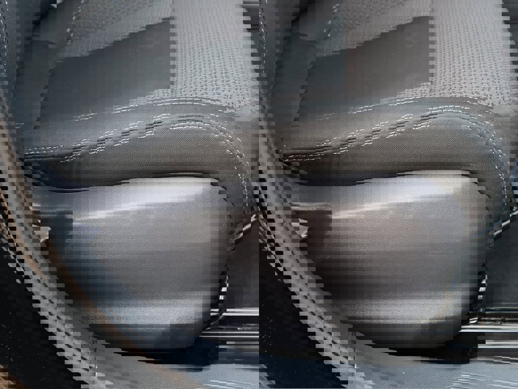 Used 2022 Subaru Outback Premium image 11