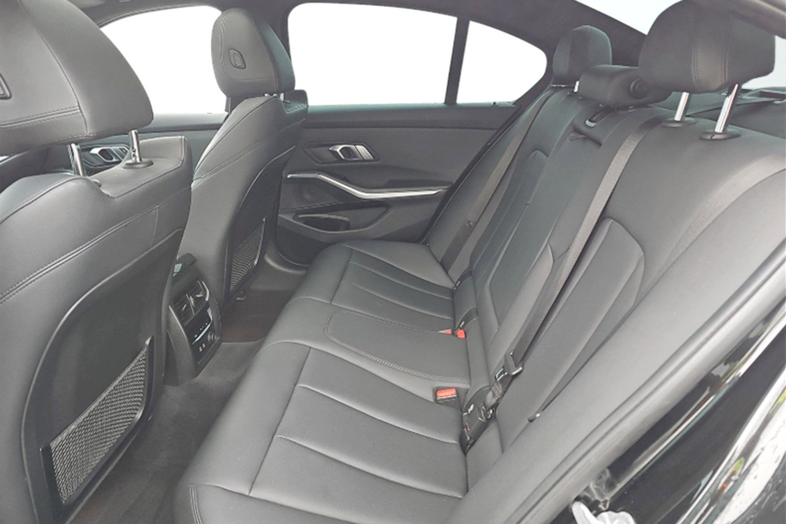 Used 2019 BMW 330i Sedan w/ M Sport Package image 6