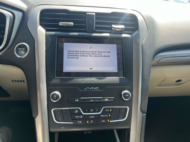 Used 2019 Ford Fusion SE FWD image 28