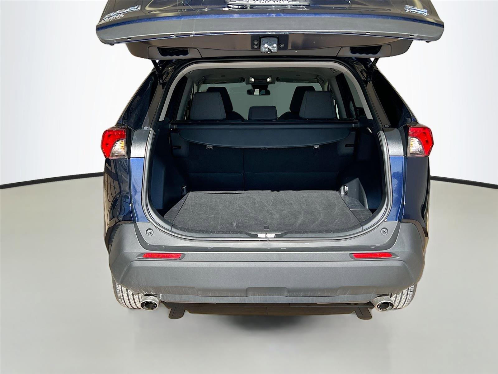 Used 2025 Toyota RAV4 XLE image 26