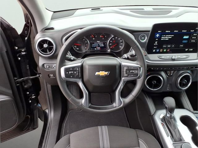 Used 2025 Chevrolet Blazer LT FWD image 14