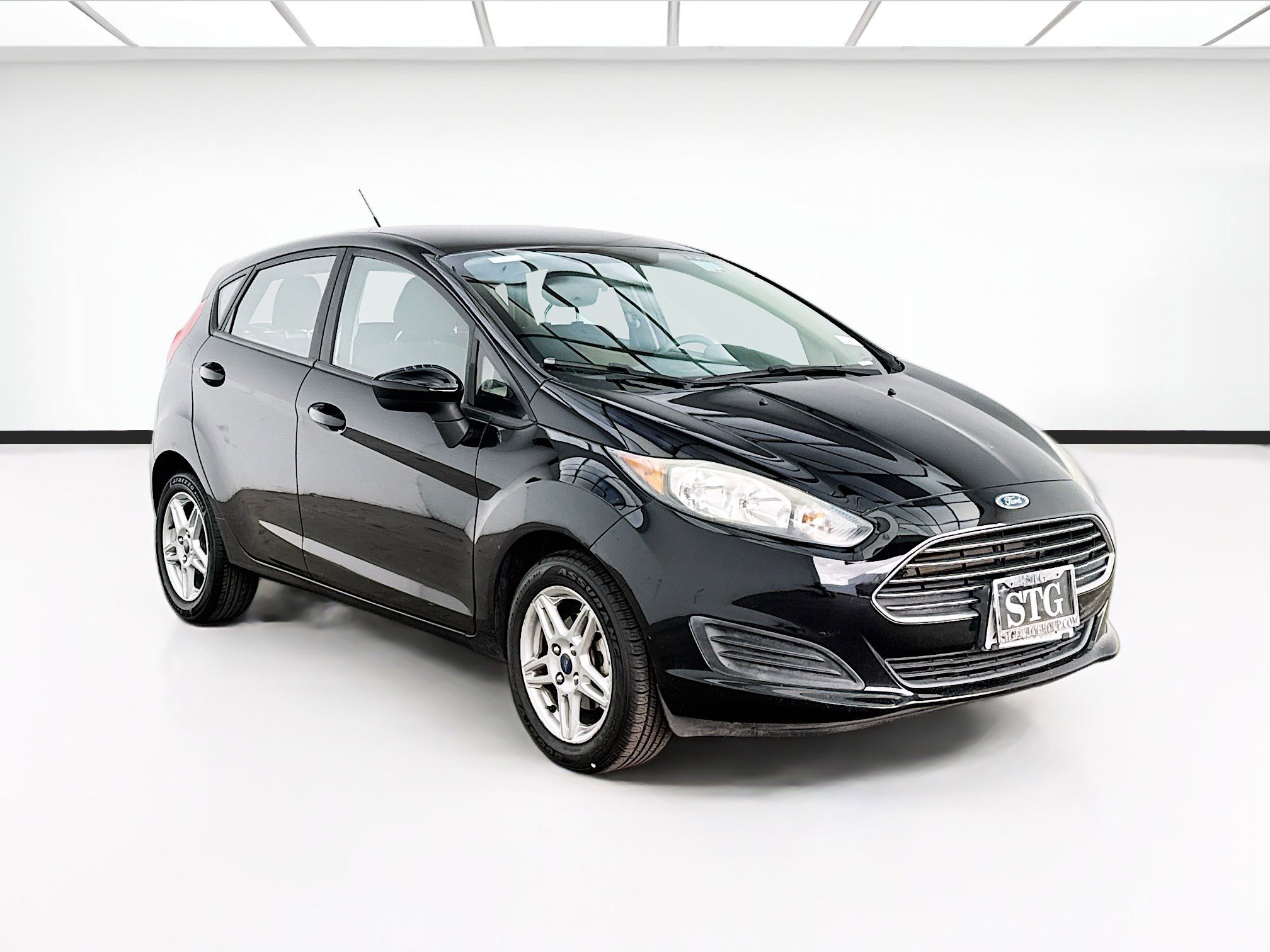 Used 2018 Ford Fiesta SE FWD image 3