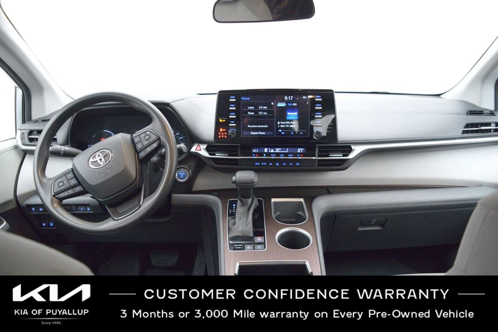 Used 2022 Toyota Sienna LE image 17