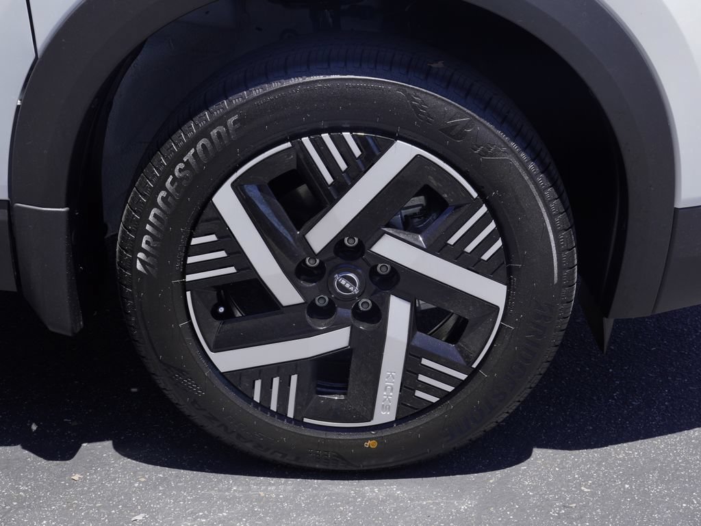 New 2026 Nissan Kicks SV w/ Cold Weather Package FWD image 7