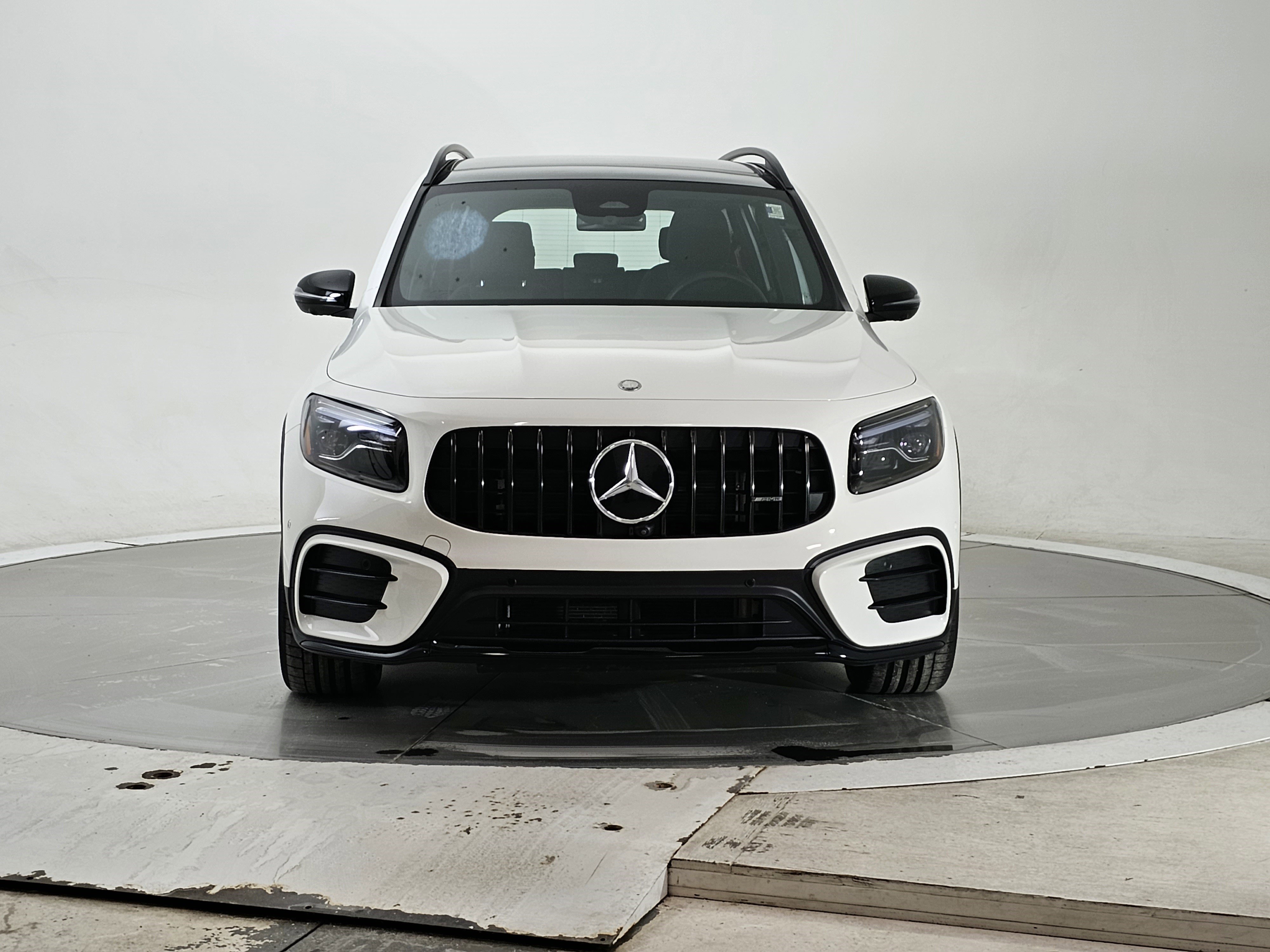 Used 2025 Mercedes-Benz GLB 35 AMG 4MATIC image 5