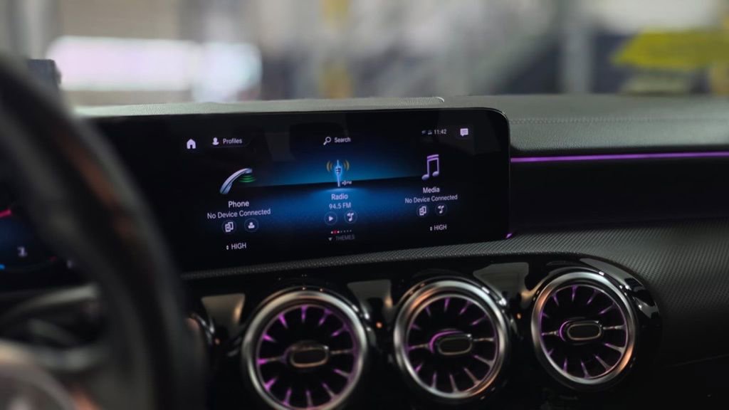 Used 2023 Mercedes-Benz CLA 250 4MATIC image 21