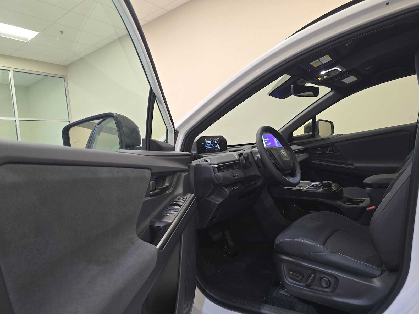 New 2027 Toyota C-HR AWD/4WD image 20