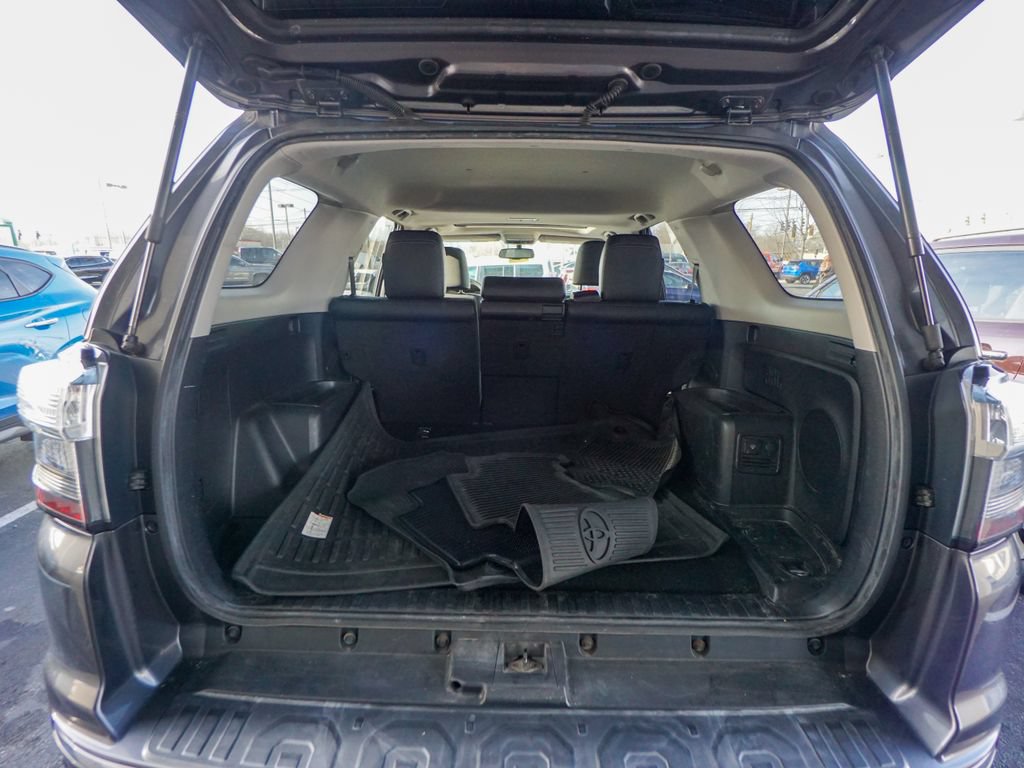 Used 2018 Toyota 4Runner Limited AWD/4WD image 9